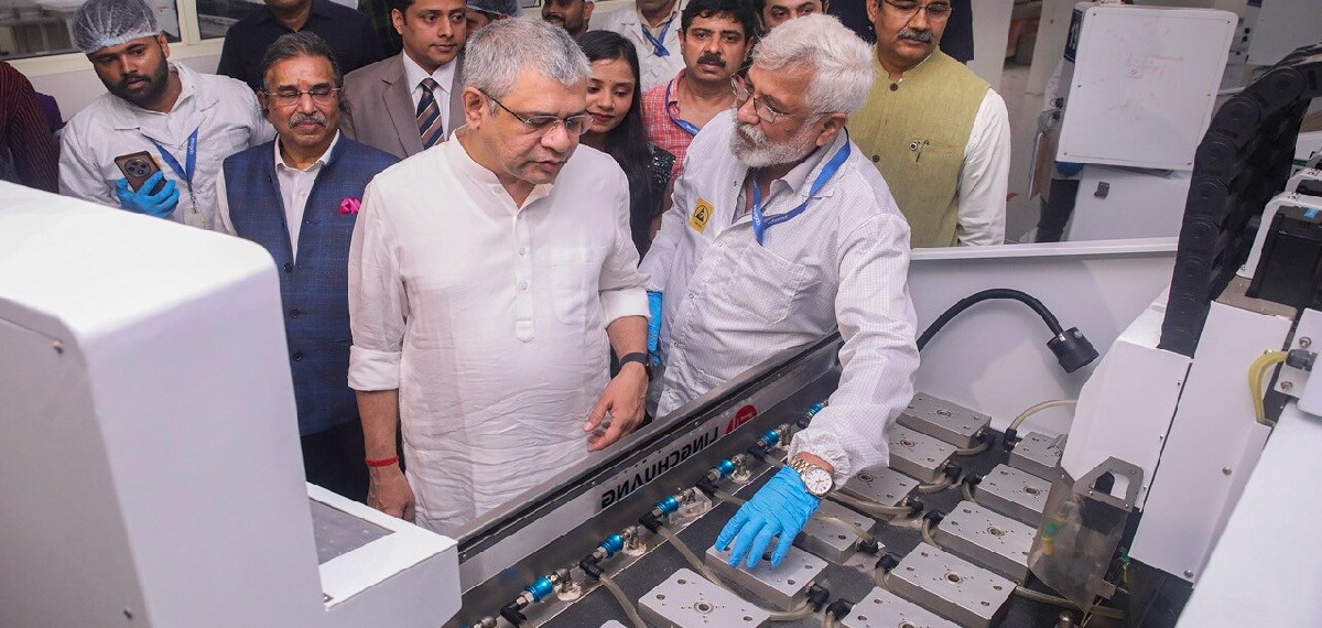 ഇലക്ട്രോണിക്സ് നിർമ്മാണത്തിൽ വൻ കുതിച്ചുചാട്ടം: ഇറക്കുമതിക്ക് പൂട്ടിട്ട് ഇന്ത്യ; 69,000 കോടിയുടെ നിക്ഷേപം