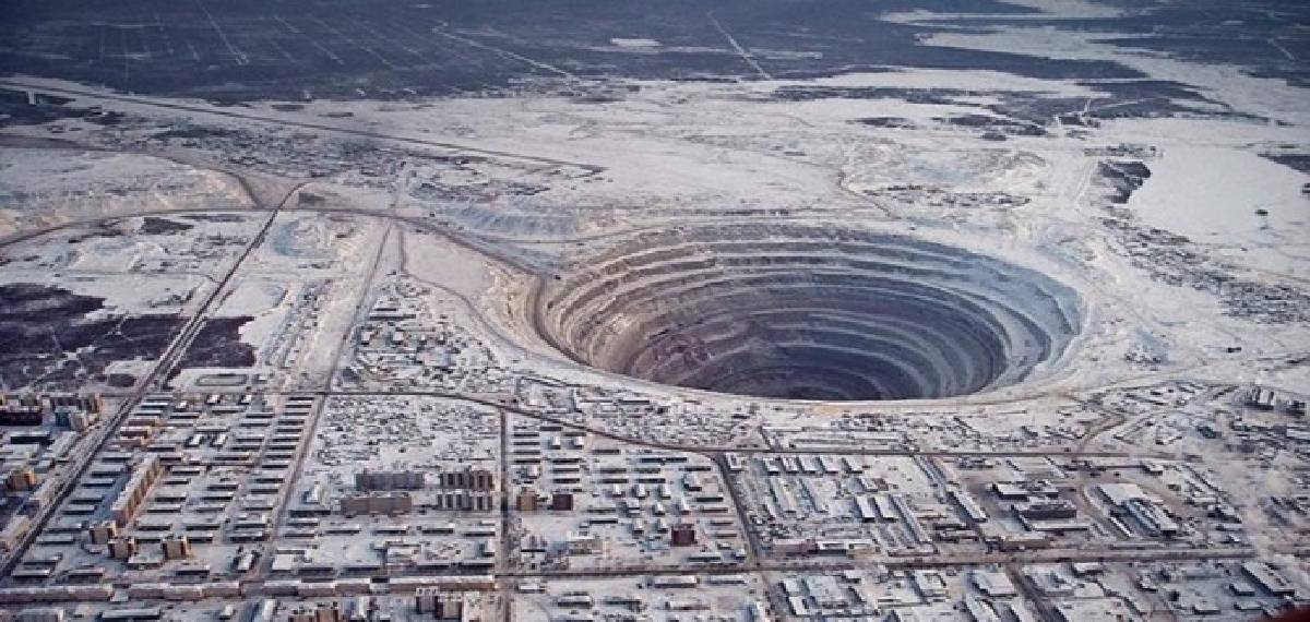deepest man-made hole on Earth