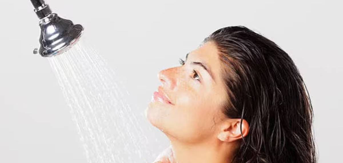 bathe in hot water or cold water 