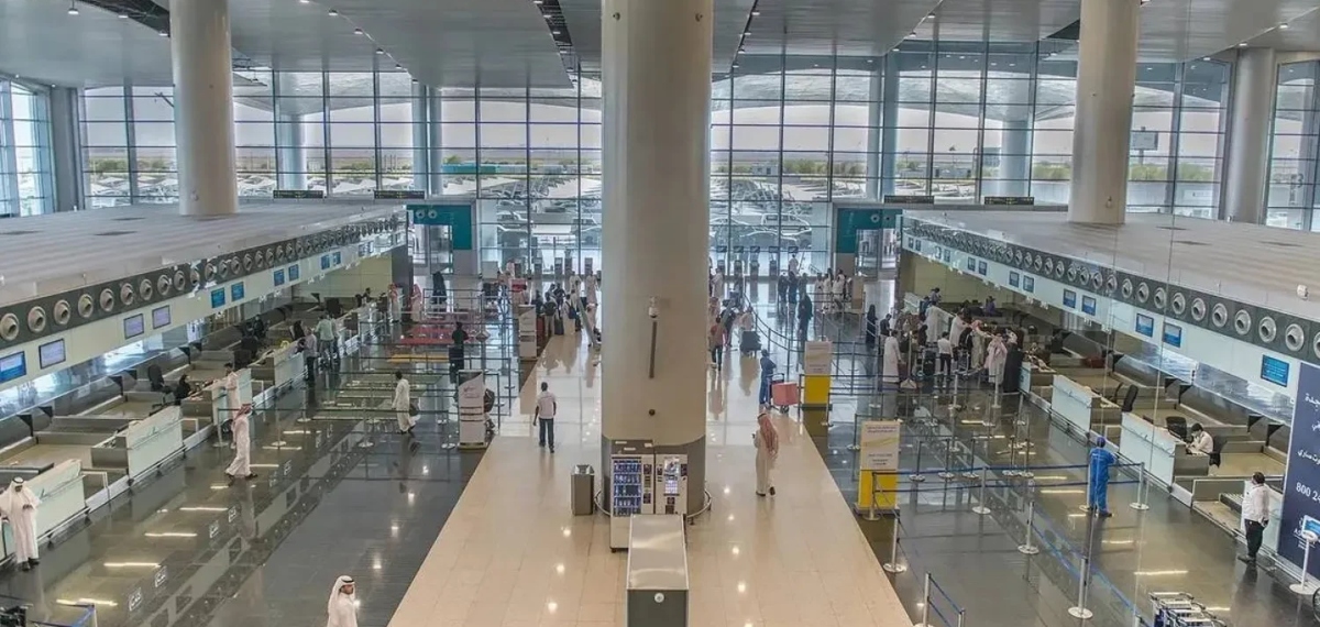 റിയാദ് വിമാനത്താവളം ഇനി കൂടുതൽ ശാന്തം; ടെർമിനൽ 5-ൽ 'സൈലന്റ് എയർപോർട്ട്' പദ്ധതിക്ക് തുടക്കം