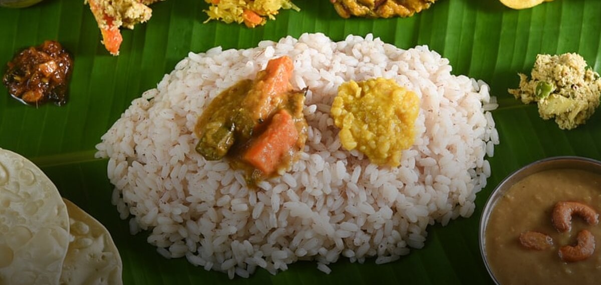 പ്രവാസലോകത്ത് ഓണച്ചന്തം: വിഭവസമൃദ്ധമായ ഓണസദ്യകളോടെ യുഎഇയിൽ ഓണാഘോഷങ്ങൾക്ക് തുടക്കം