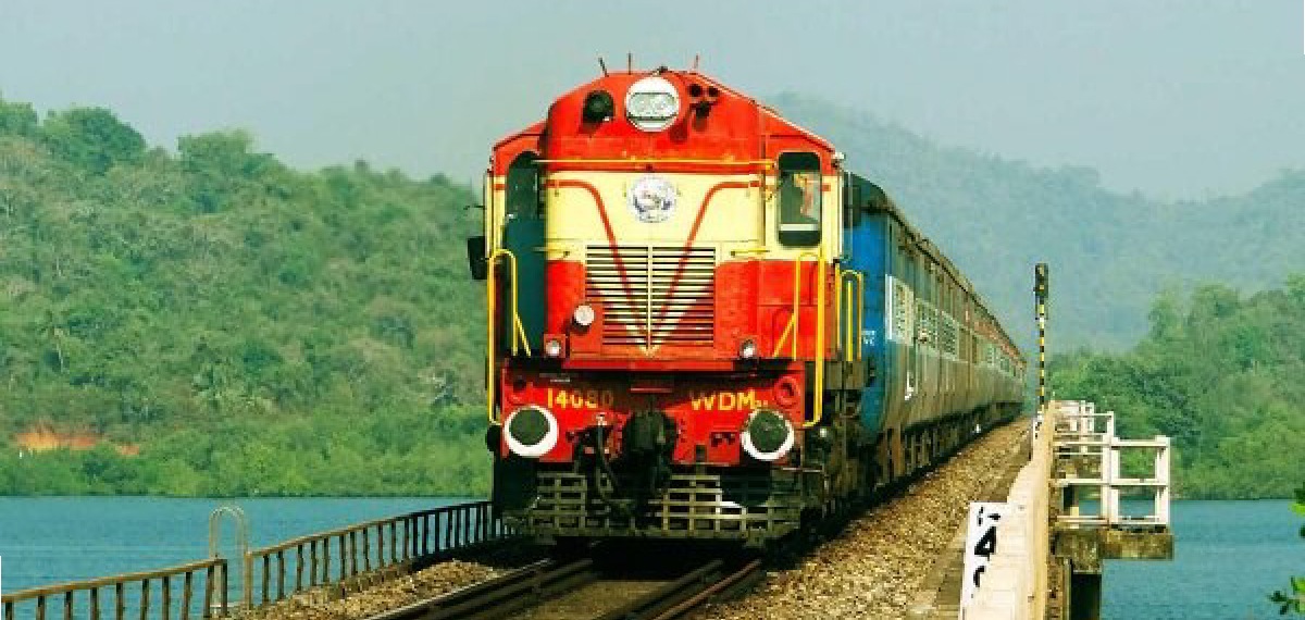 ട്രെയിൻ ടിക്കറ്റ് അപ്ഗ്രേഡ് ചെയ്താൽ അധിക പണം നൽകണോ? അറിയാം റെയിൽവേയുടെ ഓട്ടോ അപ്ഗ്രേഡ് സൗകര്യം