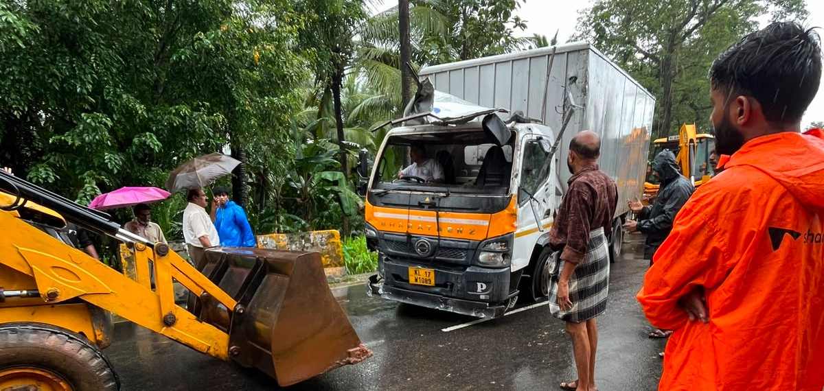 ചേലക്കോട് നിയന്ത്രണം വിട്ട ലോറി ഇടിച്ച്‌ അപകടം; രണ്ട് പേർക്ക് ദാരുണാന്ത്യം