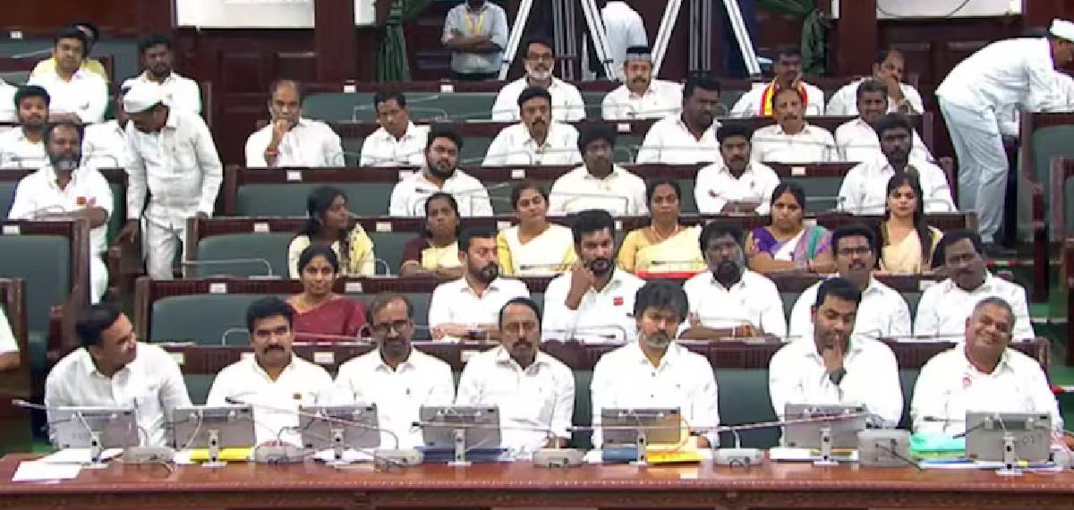 ചരിത്രത്തിൽ ആദ്യം! സഭയില് മുഖ്യമന്ത്രിയുടെ കസേര വിട്ട് മന്ത്രിമാര്ക്കിടയിലിരുന്ന് ജോസഫ് വിജയ്