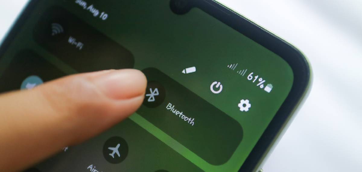 bluetooth always on  phone get hacked