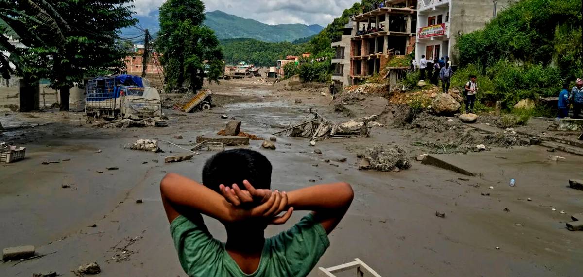 നേപ്പാളിലെ മിന്നൽ പ്രളയം: മരണസംഖ്യ 584 ആയി; 13 ജലവൈദ്യുത പദ്ധതികളിലെ 679 തൊഴിലാളികളെ കാണാതായി
