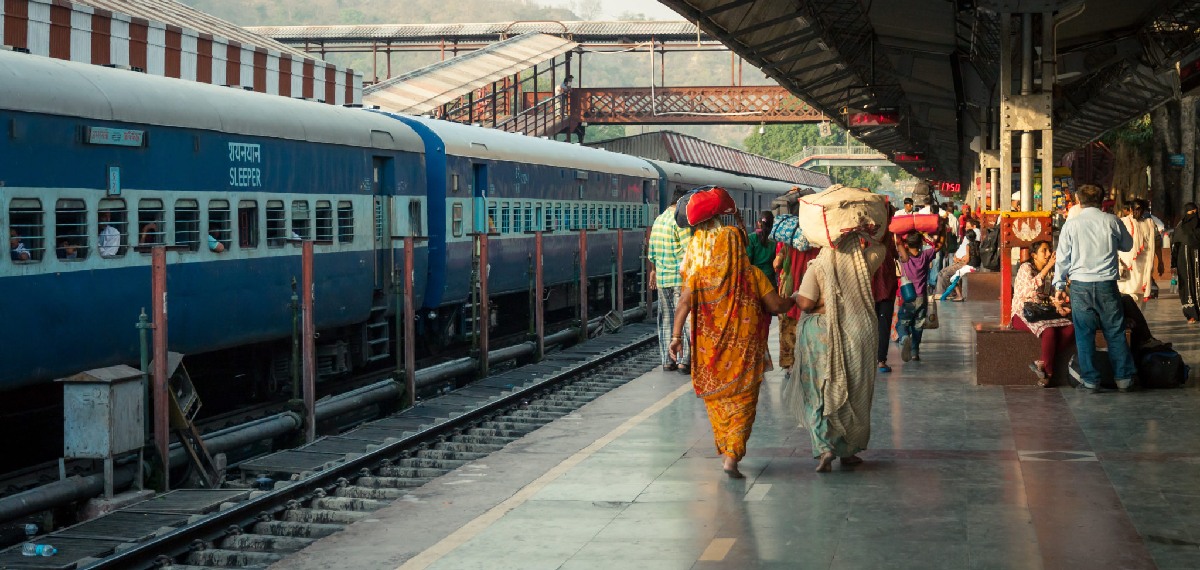 ട്രെയിനിൽ ഈ കാര്യങ്ങൾ ചെയ്താൽ ₹1,000 പിഴ; അടച്ചില്ലെങ്കിൽ ₹2,000 വരെ നൽകേണ്ടിവരും