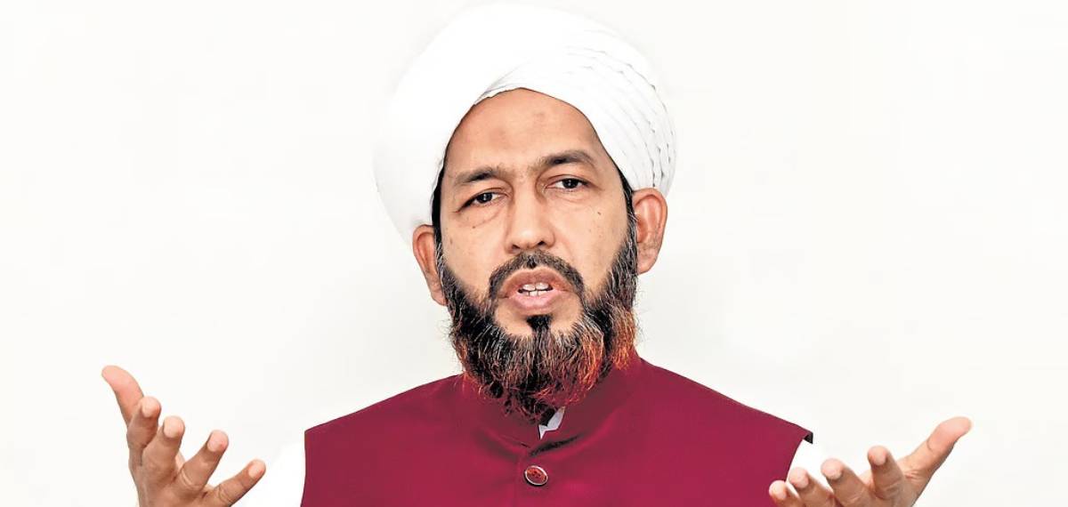 'നബിദിന ആഘോഷങ്ങളിൽ പെൺകുട്ടികളെ കൊണ്ടുവന്ന് തുള്ളിച്ചു'; സ്ത്രീ വിരുദ്ധ പരാമർശവുമായി അബ്ദുൽ ഹകീം അസ്ഹരി