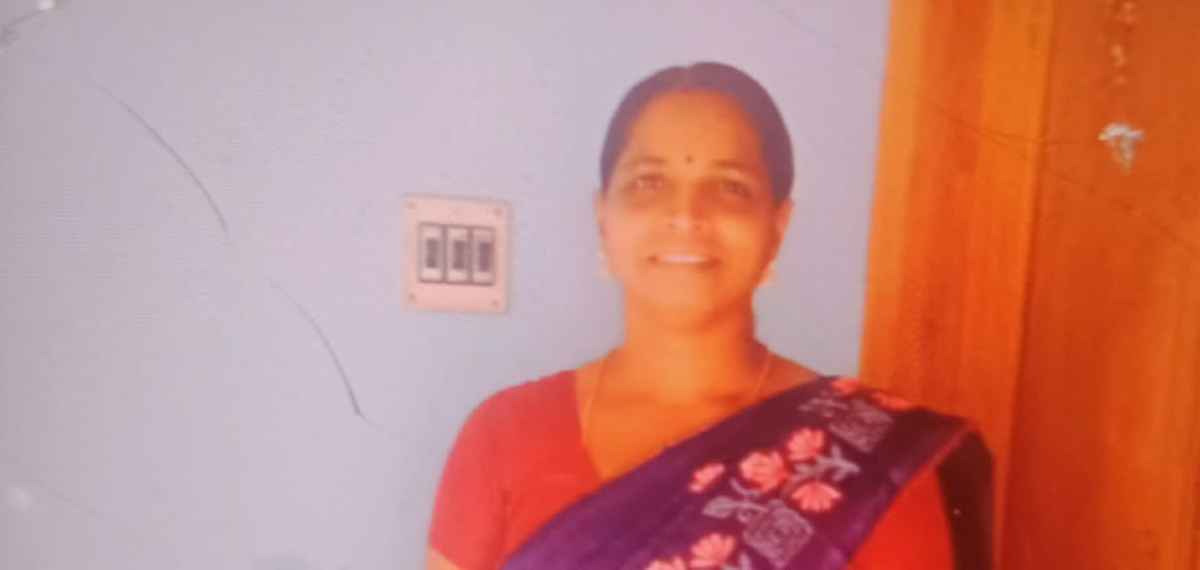 പൊട്ടിവീണ വൈദ്യുതി കമ്പിയില് നിന്ന് ഷോക്കേറ്റു; മലപ്പുറത്ത് വീട്ടമ്മക്ക് ദാരുണാന്ത്യം