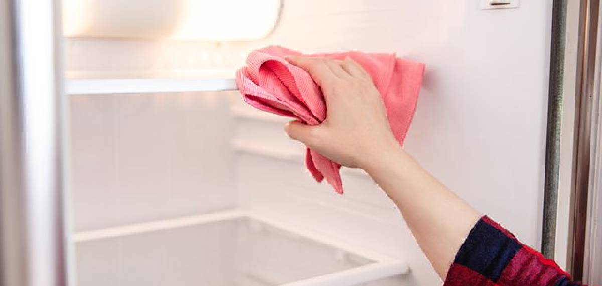  baking soda help eliminate bad odors in the fridge