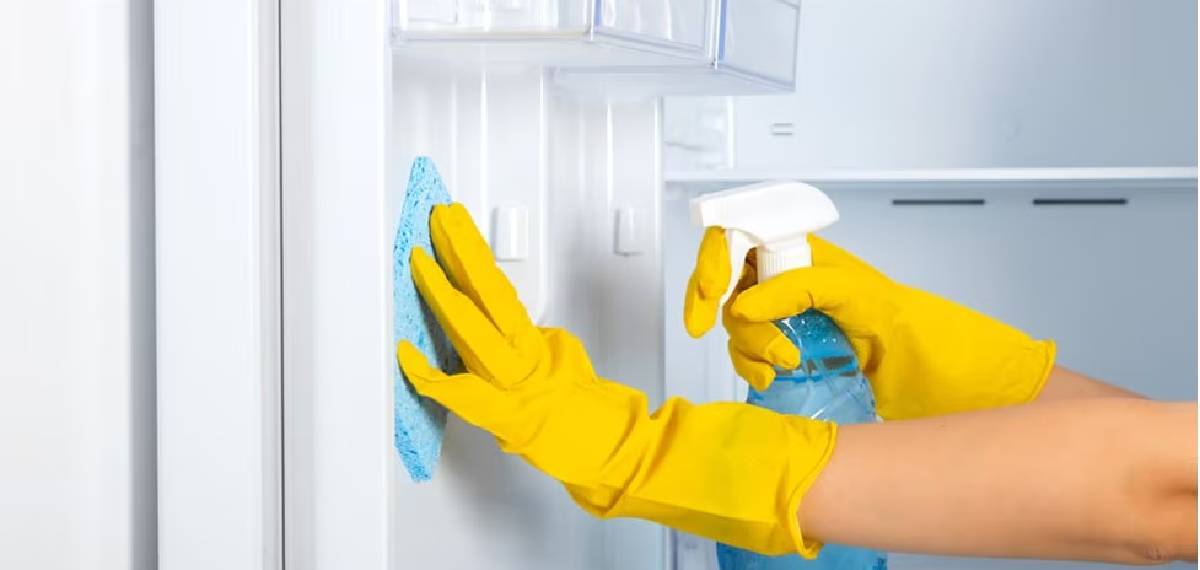  baking soda help eliminate bad odors in the fridge