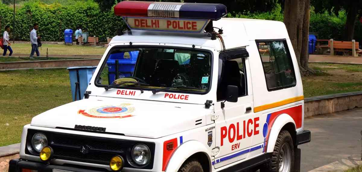 വനിതാ മാധ്യമപ്രവർത്തകരെ ഡൽഹി പൊലീസ് മര്‍ദിച്ചതായി പരാതി; സംഭവം മുഖ്യമന്ത്രിയോട് ചോദ്യം ചോദിക്കാൻ ശ്രമിക്കവെ