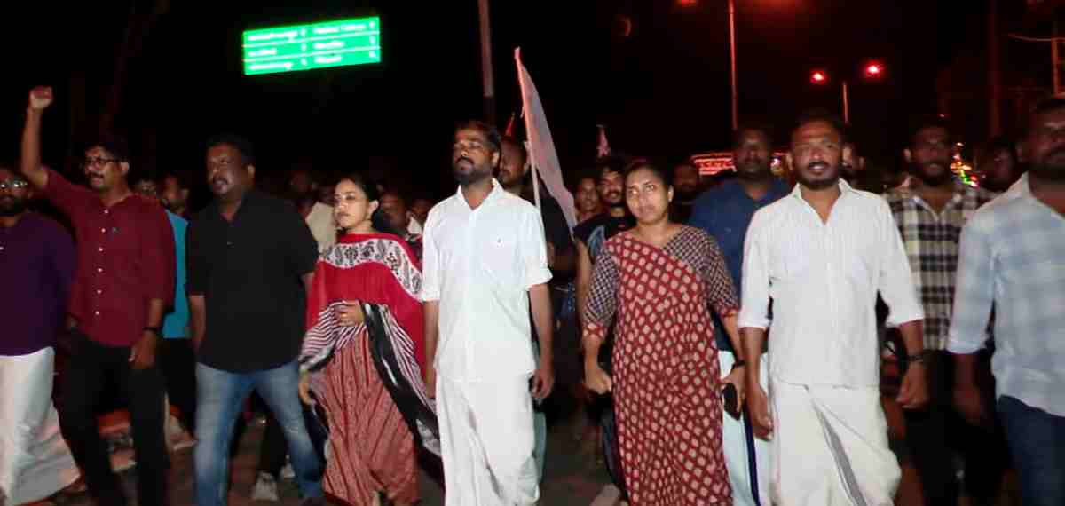 സെക്രട്ടറിയേറ്റ് മാർച്ചിലെ സംഘർഷം; SFI പ്രവർത്തകരെ ആശുപത്രിയിലെത്തി അറസ്റ്റ് ചെയ്ത് പൊലീസ്, DYFI പ്രതിഷേധം