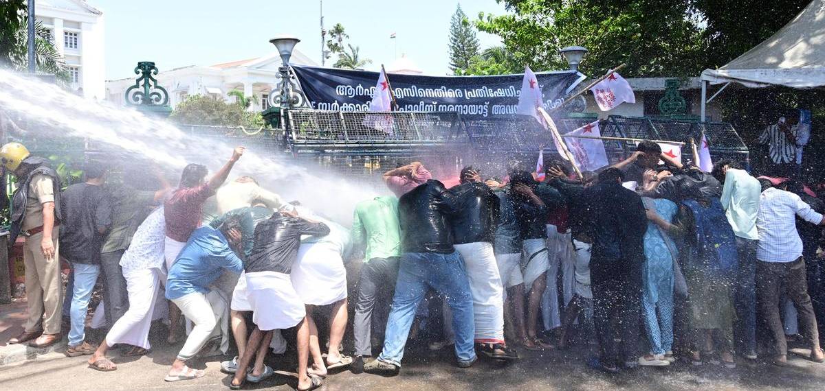 SFI സമരത്തില്‍ പങ്കെടുക്കാത്തവര്‍ക്കെതിരെയും കേസെടുത്ത് പൊലീസ്; 27ാം പ്രതി ചികിത്സയിലായിരുന്ന വൈഷ്ണവി