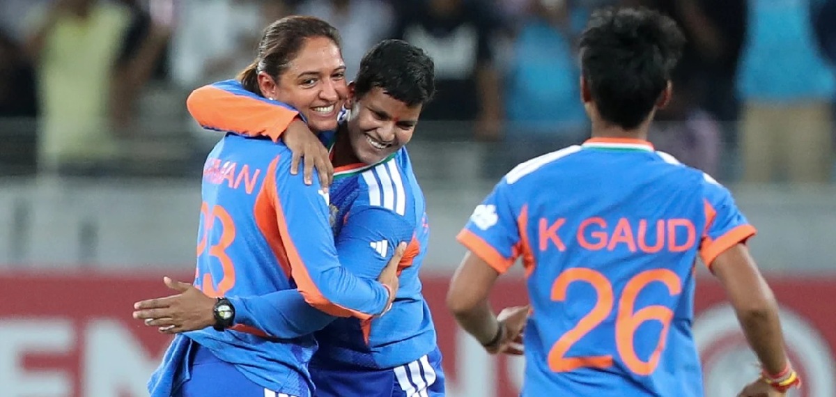 പാകിസ്താന് അടപടലം തകര്ന്നു; ഇന്ത്യന് വനിതകള് ഏഷ്യാ കപ്പ് ക്രിക്കറ്റ് ഫൈനലില്