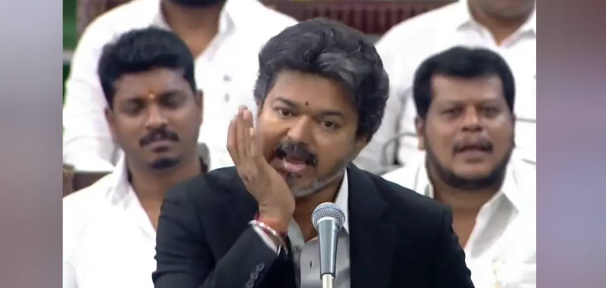 സ്റ്റാലിനെ പരിഹസിച്ചിട്ടില്ല ശരീരഭാഷ യാദൃശ്ചികം: സ്റ്റാലിനെ അധിക്ഷേപിച്ചെന്ന ആരോപണത്തിൽ വിശദീകരണം നല്കി വിജയ്