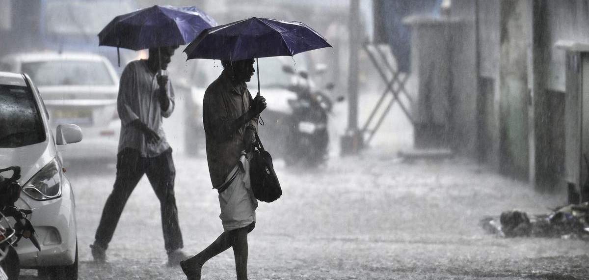 കേരളത്തിൽ 4 ജില്ലകളിൽ ഇന്ന് ശക്തമായ മഴയ്ക്ക് സാധ്യത; തീരത്ത് കള്ളക്കടൽ മുന്നറിയിപ്പ്