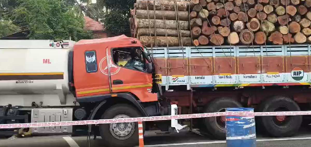 ദേശീയപാത 66 ല് വീണ്ടും അപകടം; കേടായി നിര്ത്തിയിട്ട ലോറിക്ക് പിന്നിലേക്ക് ടാങ്കര് ഇടിച്ചുകയറി