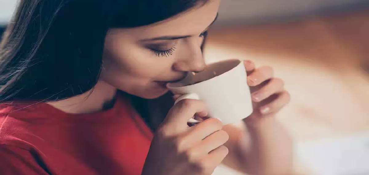 drinking tea on an empty stomach