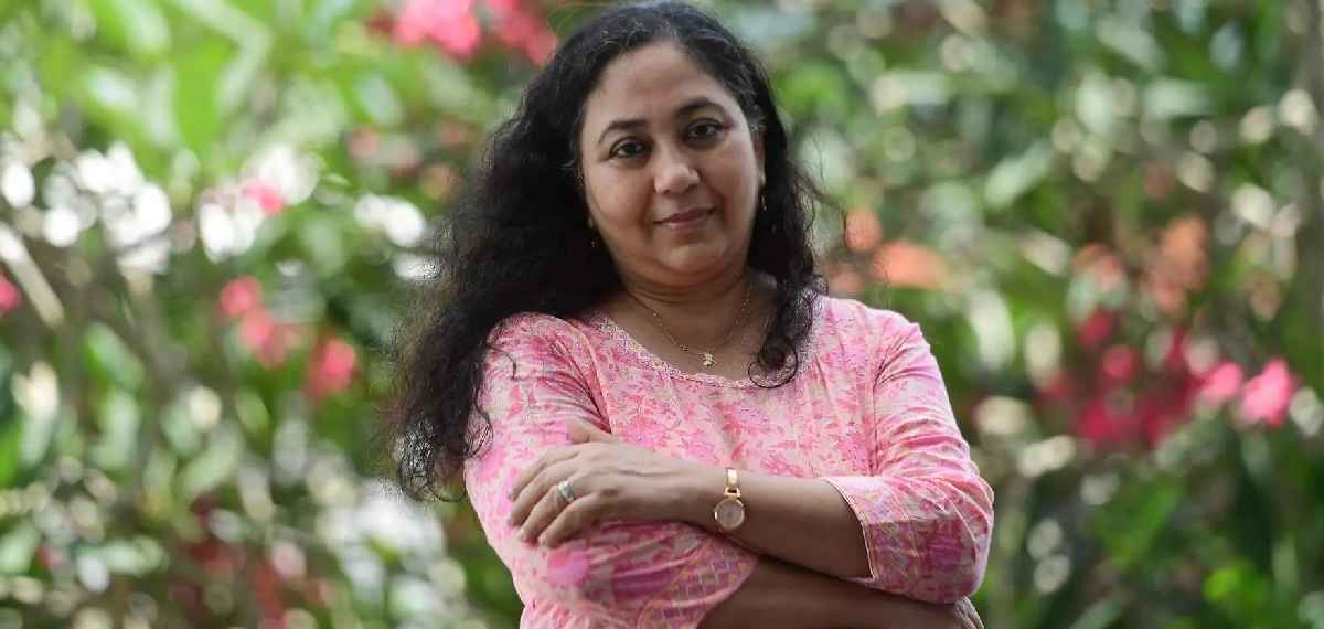 'അധികാരിയായ വി ഡി സതീശന്‍ ജനാധിപത്യ വാദിയെ മുക്കിക്കളഞ്ഞു'; മുഖ്യമന്ത്രിക്ക് തുറന്ന കത്തുമായി ജെ ദേവിക