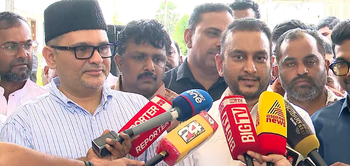 'മന്ത്രി ഇപ്പോൾ നടന്നാണോ പോകുന്നത്? നിയമപരമായാണ് വാഹനം ഉപയോഗിച്ചതെന്നാണ് അദ്ദേഹം പറഞ്ഞത്'; പി കെ ഫിറോസ്
