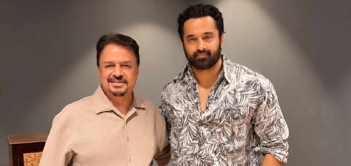 50ാം ചിത്രം, സംവിധായകനായി അരങ്ങേറാൻ ഉണ്ണി മുകുന്ദൻ;നിർമിക്കുന്നത് പനോരമ സ്റ്റുഡിയോസും ഉണ്ണി മുകുന്ദൻ ഫിലിംസും