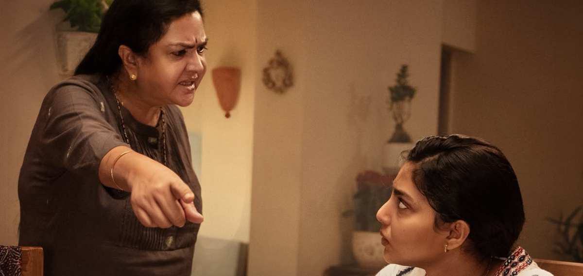 'ഞാൻ നിൻറെ അമ്മയല്ലേടീ' അസാധ്യ അഭിനയമുഹൂർത്തങ്ങളുമായി ഉർവശി; 'ആശ' സ്‌നീക്ക് പീക്ക് വീഡിയോ പുറത്ത്