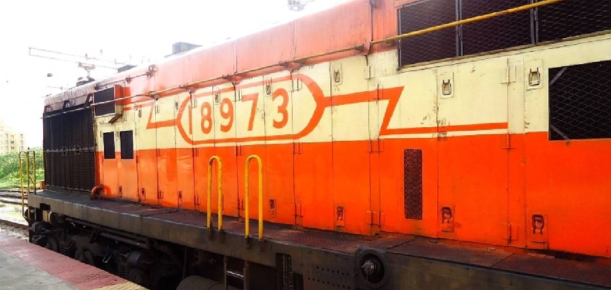 passenger trains and freight trains have different engines