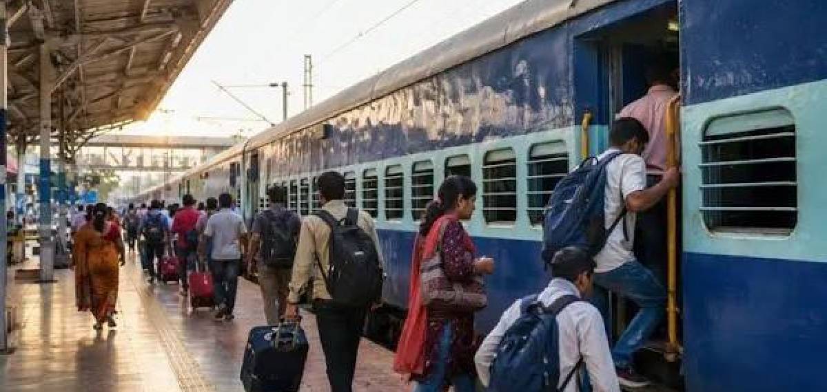 ടിക്കറ്റില്ലാതെ ട്രെയിനിൽ കയറിയാൽ പിഴ ഉറപ്പ്;5 മാസത്തിൽ 18 ലക്ഷം പേർ പിടിയിൽ;റെയിൽവേയ്ക്ക് കിട്ടിയത് 140 കോടി