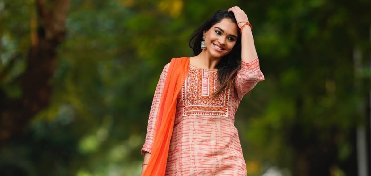 ഷോർട്ട് ഫിലിം നിർമ്മിക്കാമെന്ന് വാഗ്ദാനം ചെയ്ത് യുവാവിൽ നിന്ന് 5 ലക്ഷം തട്ടി; നടി വർഷിണി വെങ്കട്ട് അറസ്റ്റിൽ