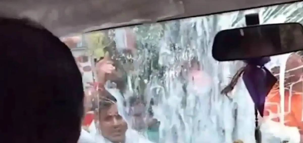 തൃണമൂല് കോണ്ഗ്രസ് എംഎല്എയുടെ കാറിന് നേരെ കല്ലേറും മുട്ടയേറും; പിന്നില് ബിജെപിയെന്ന് ആരോപണം