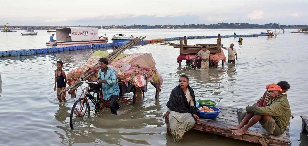 ഉത്തരേന്ത്യയില് മഴക്കെടുതി രൂക്ഷം; ഉത്തര്പ്രദേശില് 48 മണിക്കൂറിനിടെ 56 മരണം, ഇന്നും മഴ മുന്നറിയിപ്പ്