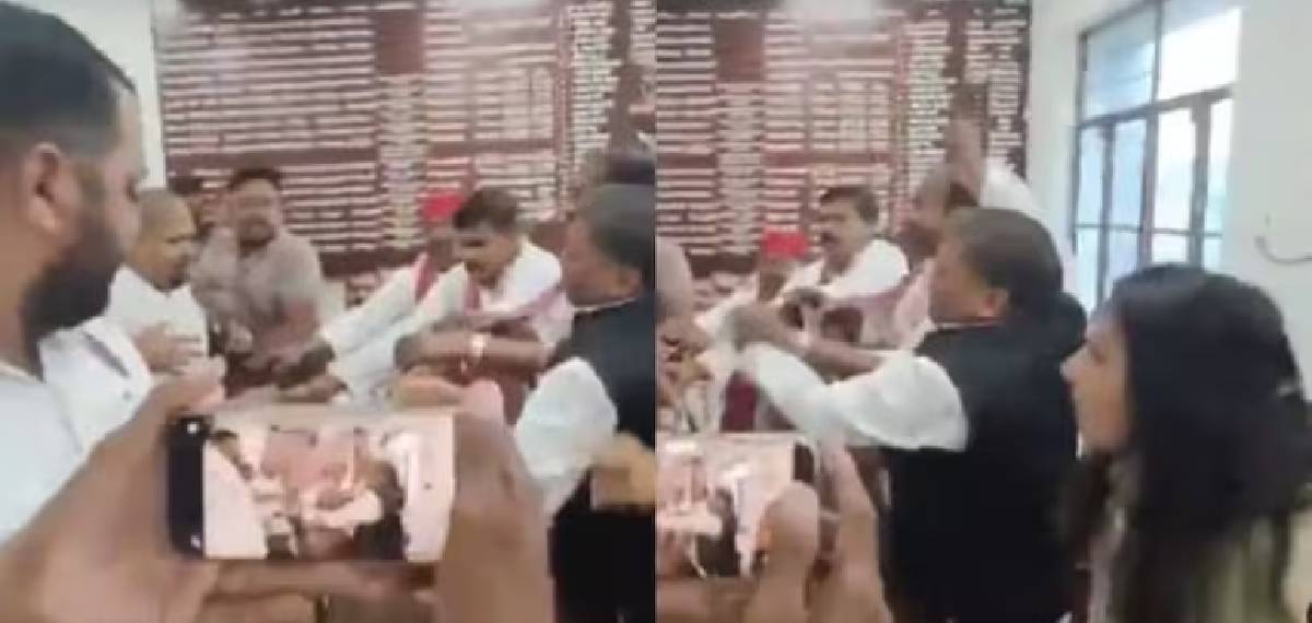 വാര്ത്താസമ്മേളനത്തിനിടെ ഇരിക്കേണ്ട സീറ്റിനെ ചൊല്ലി തര്ക്കം; ഗോരഖ്പൂരില് തമ്മില്ത്തല്ലി എസ്പി നേതാക്കള്