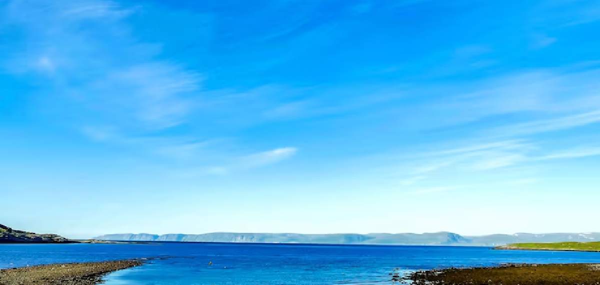 sky appear blue