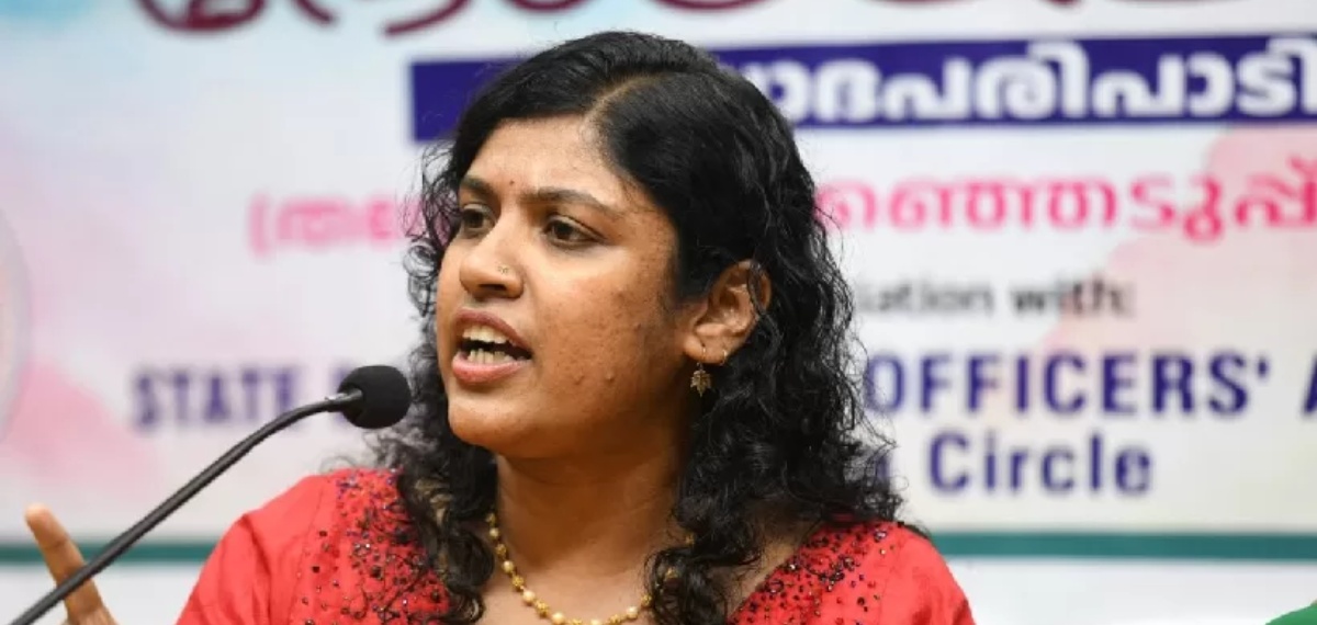 'ഇരയാക്കപ്പെട്ടവർക്കൊപ്പം, CPIMന്റെ വിഷയങ്ങളിൽ ഇപ്പോൾ പ്രതികരിക്കാനില്ല'; സുരേഷ് ബാബുവിനെ മാറ്റിയതിൽ ചിന്ത