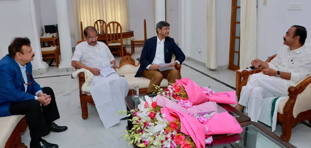 വൈദ്യുതി പ്രതിസന്ധിക്ക് പരിഹാരമാകുന്നു; ഉന്നതതല ചര്ച്ചയ്ക്കൊടുവില് നിര്ണായക പ്രഖ്യാപനങ്ങളുമായി മുഖ്യമന്ത്രി