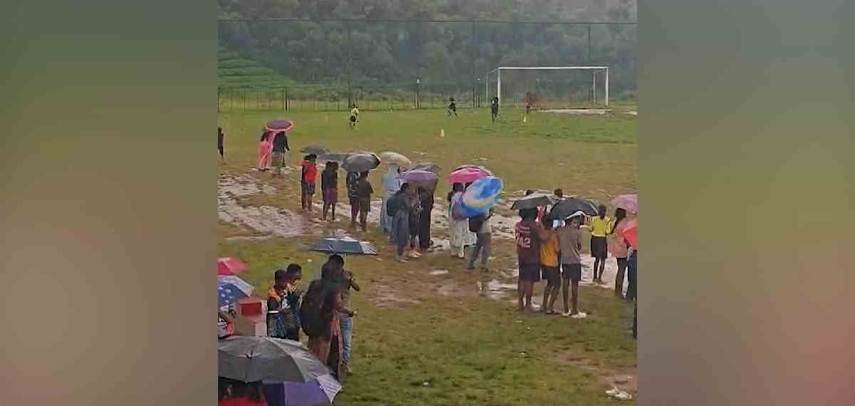 മൂന്നാറില്‍ കനത്ത മഴയ്ക്കിടെ സബ് ജില്ലാ കായിക മേള; തെന്നി വീണ് വിദ്യാര്‍ത്ഥികള്‍ക്ക് പരിക്ക്