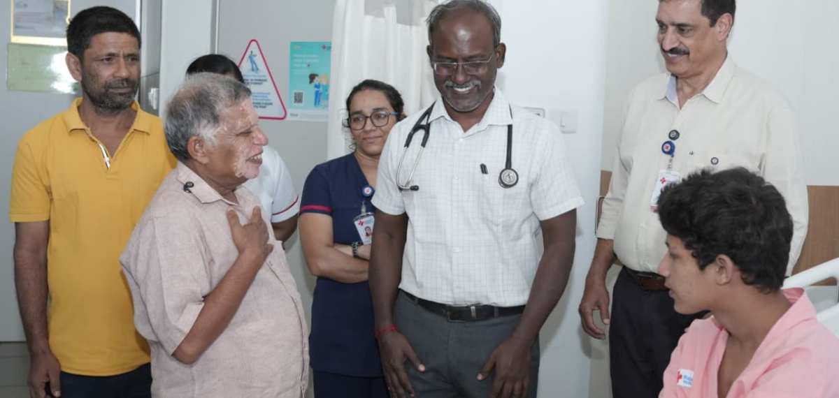 നേപ്പാളി ബാലനുവേണ്ടി ചുരമിറങ്ങി സി കെ ശശീന്ദ്രന്‍; അതിര്‍ത്തികള്‍ മായ്ച്ച ഹൃദയാലിംഗനവുമായി മമ്മൂട്ടി
