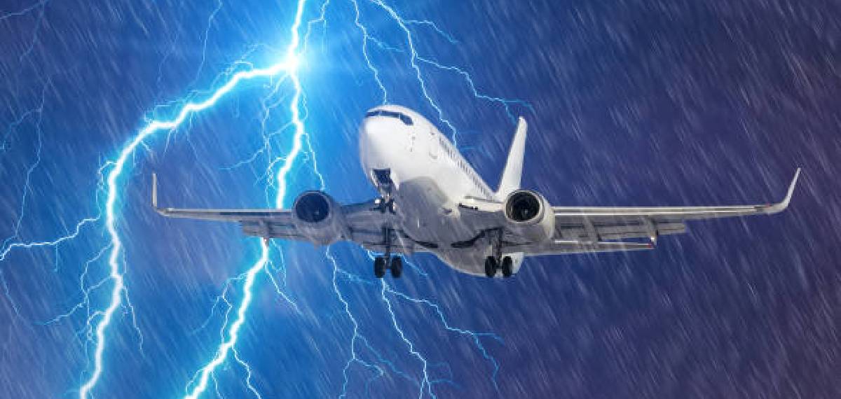  lightning strikes the aircraft