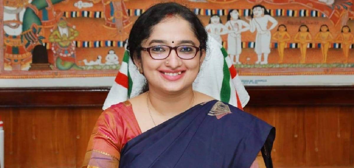 'പോരും ഇല്ല മത്സരവും ഇല്ല'; തദ്ദേശവകുപ്പില് ഐഎഎസ് പോരെന്ന വാര്ത്തകള് തള്ളി ദിവ്യ എസ് അയ്യര്