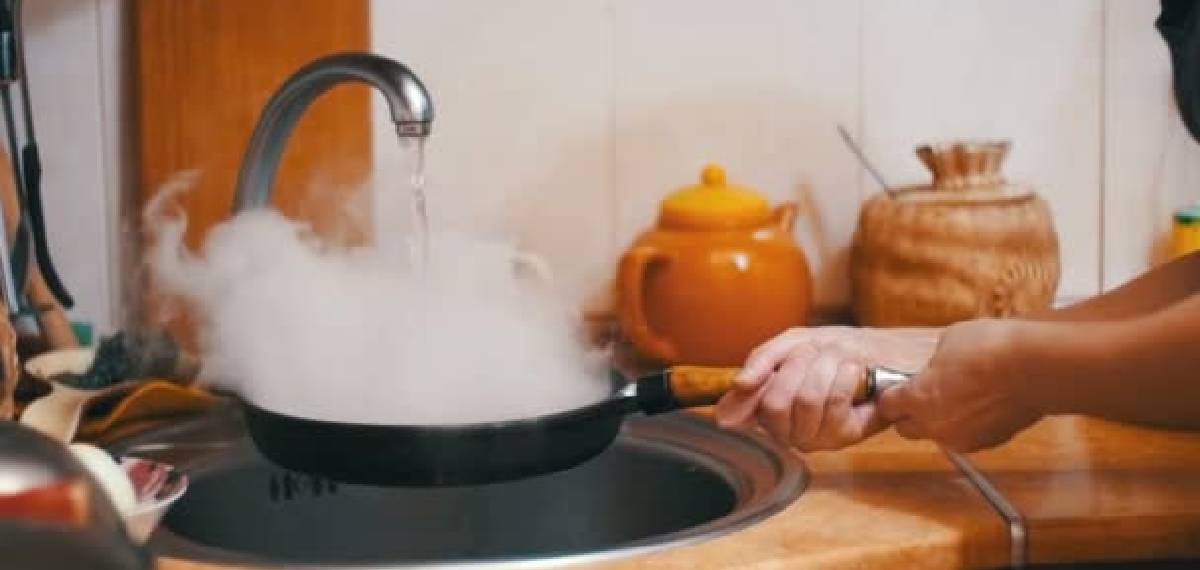 not put a hot non-stick pan in water