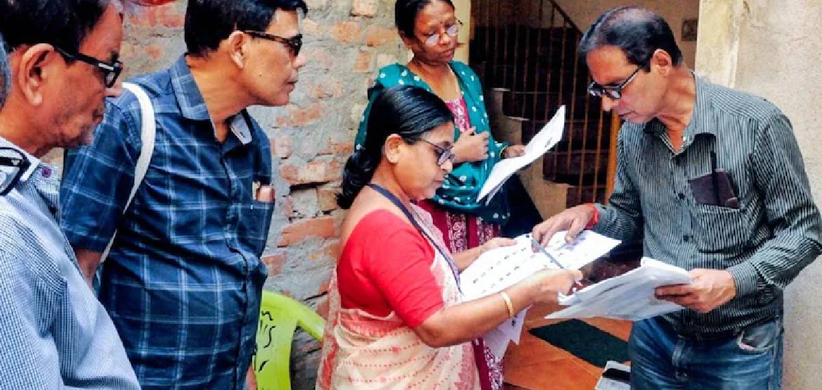 ബംഗാളില് മുഖം രക്ഷിക്കാന് തെരഞ്ഞെടുപ്പ് കമ്മീഷന്; പേര് നീക്കം ചെയ്തവരുടെ വീട്ടില് BLO മാർ നേരിട്ടെത്തും