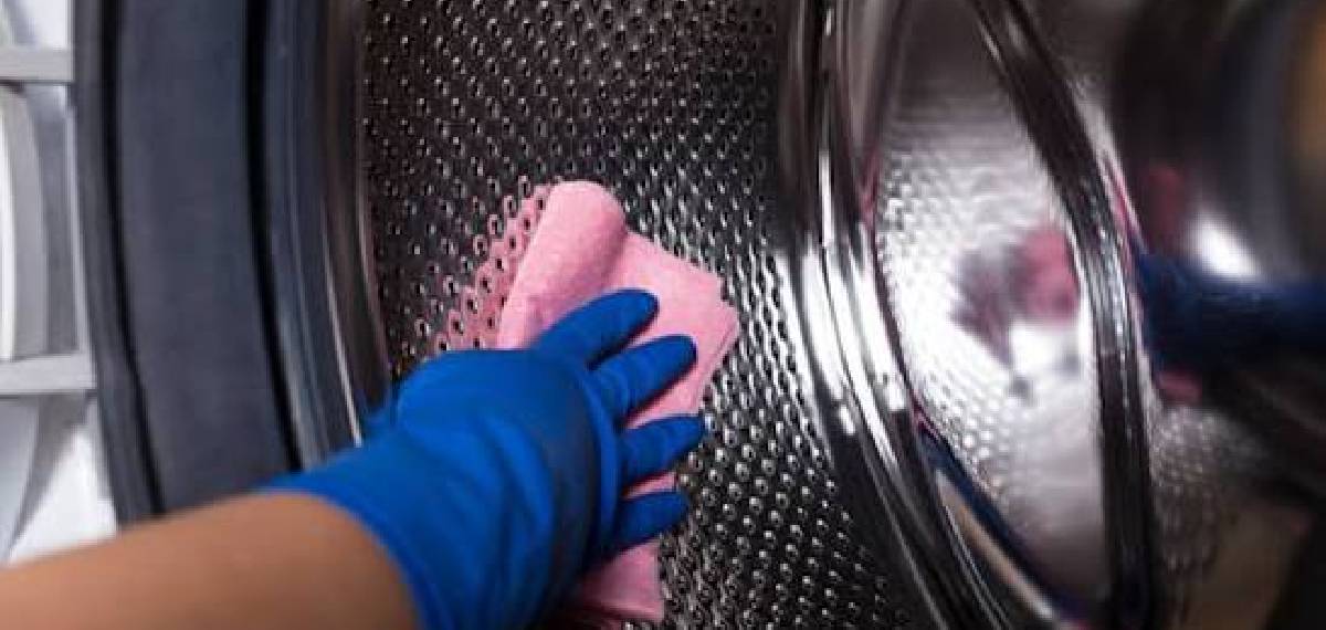 washing machine is not cleaned, it will develop a bad odor