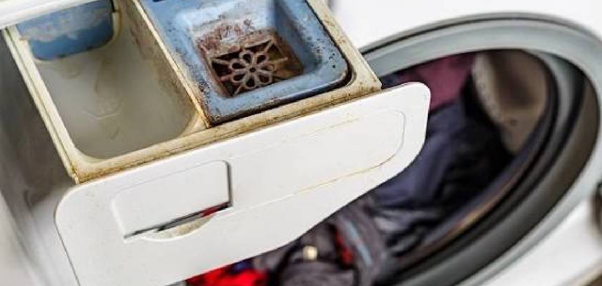 washing machine is not cleaned, it will develop a bad odor