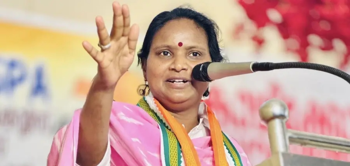 പിഎയ്ക്ക് പിന്നാലെ ഡ്രൈവറും രാജിവെച്ചു; രമ്യ ഹരിദാസിന്റെ പേഴ്‌സണല്‍ സ്റ്റാഫില്‍ കൂട്ടരാജി