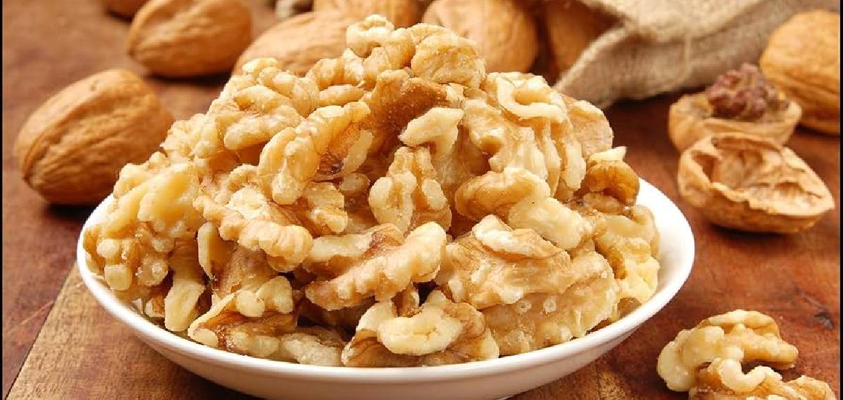 eat walnuts after soaking