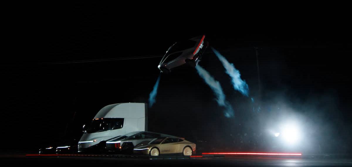  SpaceX thrusters
