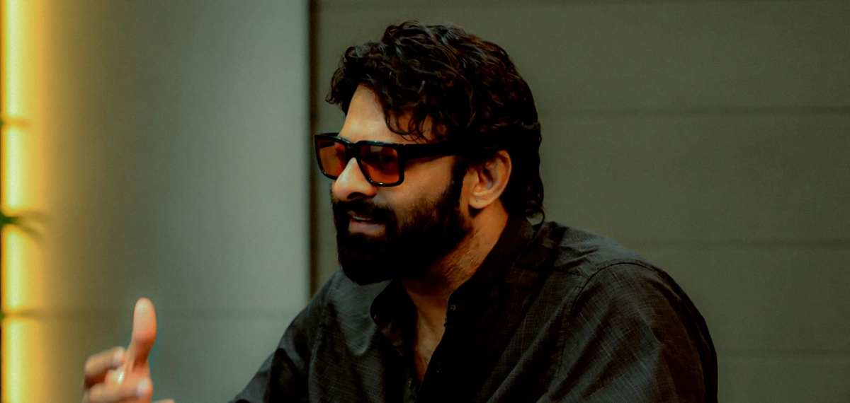 റിബൽ സ്റ്റാറിനു ഇന്ന് ജന്മദിനം; ഫൌസിയും സ്പിരിറ്റും ഉൾപ്പെടെ വരാനിരിക്കുന്നത് വമ്പൻ സിനിമകൾ
