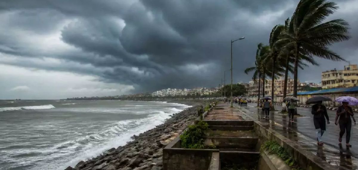 അതിതീവ്ര ചുഴലിക്കാറ്റായി മാറി 'അര്ണബ്'; ആന്ധ്രയിലും ഒഡീഷയിലും ജാഗ്രത, 53 ട്രെയിനുകള് റദ്ദാക്കി