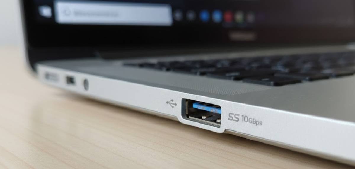 different colors on USB ports